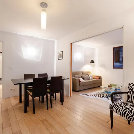 Charming Canal Saint-martin Apartment