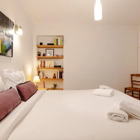 Charming Canal Saint-martin Apartment Paris